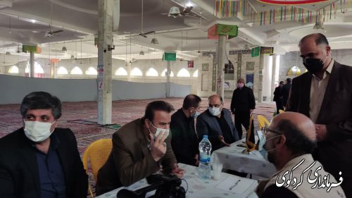 برگزاری میز خدمت با حضور فرماندار و مدیران ادارات شهرستان در مصلای نماز جمعه