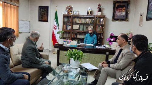 در ملاقات امروز سه شنبه تعدادی از شهروندان با فرماندارکردکوی دیدار و با طرح مسائل خود به گفتگو نشستند.