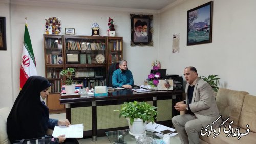 در ملاقات امروز سه شنبه تعدادی از شهروندان با فرماندارکردکوی دیدار و با طرح مسائل خود به گفتگو نشستند.