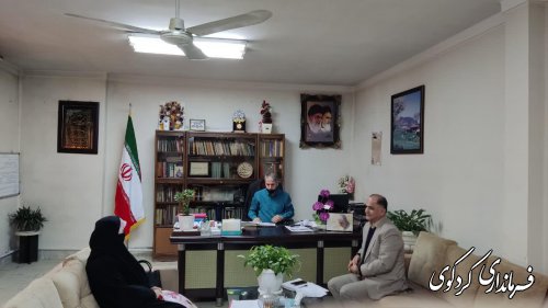 در ملاقات امروز سه شنبه تعدادی از شهروندان با فرماندارکردکوی دیدار و با طرح مسائل خود به گفتگو نشستند.