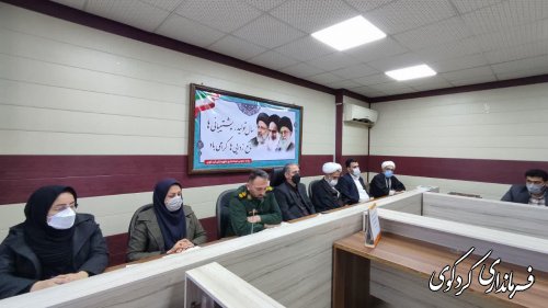 نقش زنان را در رسیدن به ارمانهای انقلاب و حفظ دستاوردهای آن برجسته کنیم.