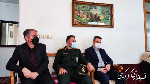 از مادر شهید حسینعلی فرصاد ،مادر صبر و استقامت تقدیر شد