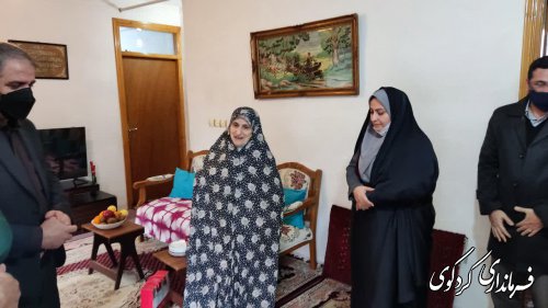 از مادر شهید حسینعلی فرصاد ،مادر صبر و استقامت تقدیر شد