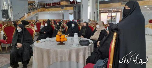 ائین تجلیل از مادران و همسران شهید برگزار شد