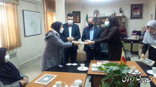 فرماندار کردکوی از بانوان همکار در فرمانداری،بخشداری و دهیاری ها تجلیل کردند .