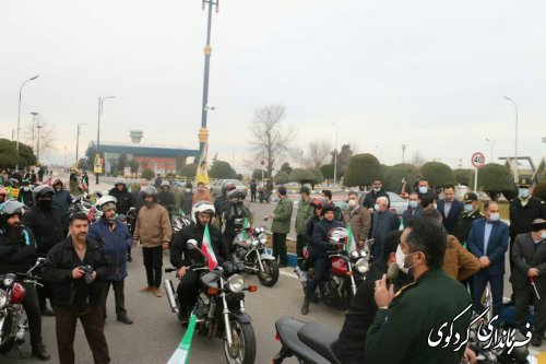 رژه ی یگان موتوری جشن پیروزی انقلاب برگزار شد 