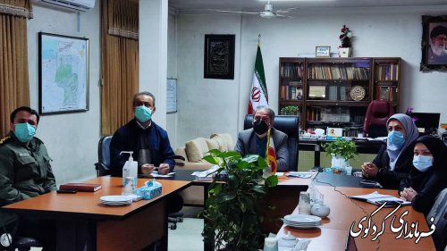 همه کارکنان دولت و رانندگان تاکسی ملزم به دریافت واکسن دوز سوم هستند.
