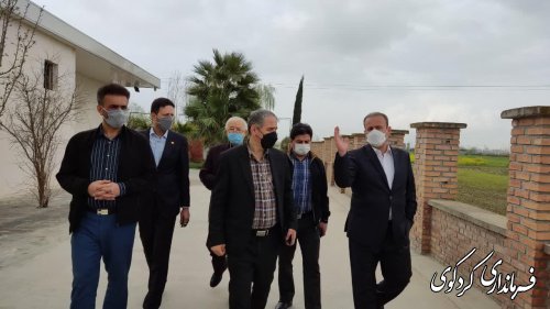 بازدید فرماندار از یک واحد تولیدی مرغ تخم گذار.
