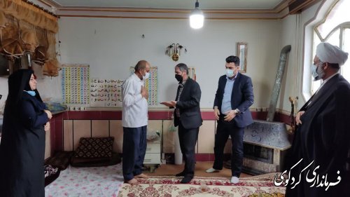 فرماندار کردکوی با ابراهیم منوچهری جانباز شیمیایی %25 دیدار و گفتگو کرد.