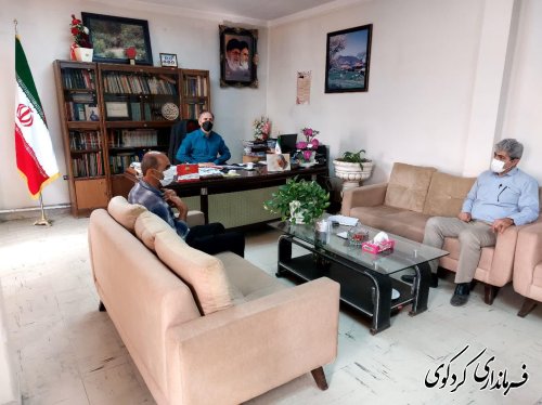 تعدادی از شهروندان در نخستین روز از هفته دولت با فرماندار کردکوی دیدار کردند