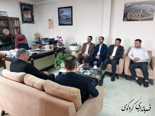 دکتر کیانی مدیرکل بهزیستی استان با فرماندار کردکوی دیدار و گفتگو کردند