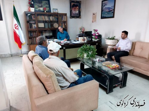 در روز سه شنبه تعدادی از شهروندان با فرماندار کردکوی دیدار کردند