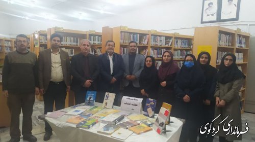 کتاب و کتابخوانی مردم سنگ بنایی مهم در همه تحولات جامعه بشری است