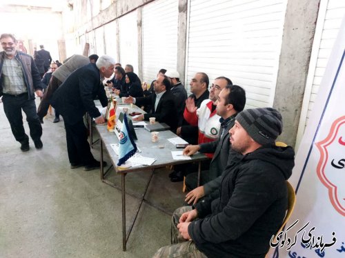 نشست  میز ارتباط مردمی  مدیران دستگاه‌های اجرایی در مصلای نماز جمعه برگزار شد.