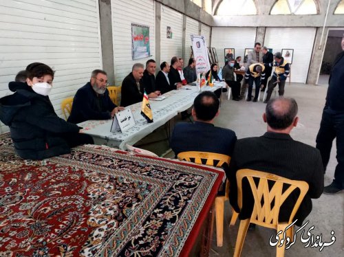 نشست  میز ارتباط مردمی  مدیران دستگاه‌های اجرایی در مصلای نماز جمعه برگزار شد.