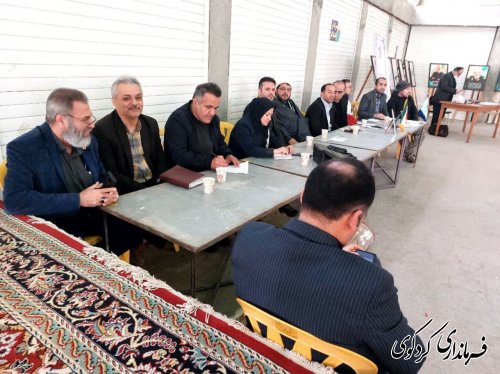 نشست  میز ارتباط مردمی  مدیران دستگاه‌های اجرایی در مصلای نماز جمعه برگزار شد.