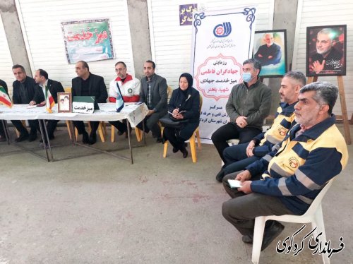 نشست  میز ارتباط مردمی  مدیران دستگاه‌های اجرایی در مصلای نماز جمعه برگزار شد.