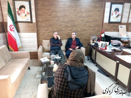 در آخرین صبح  سه شنبه دی ماه سال جاری مردم با فرماندار دیدار کردند