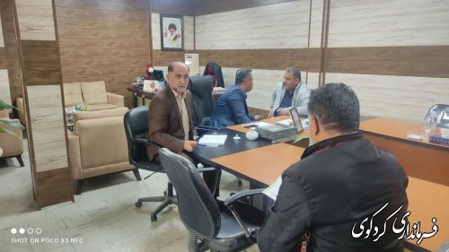 تعدادی از شهروندان با مهندس شریفی معاون برنامه ریزی فرماندار دیدار و گفتگو کردند
