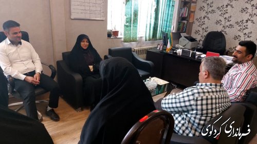 فرماندار کردکوی ازبانوان بخشداری به مناسبت روز دختر تجلیل کرد