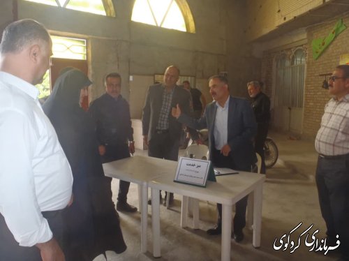 برگزاری میز خدمت در مصلای نماز جمعه