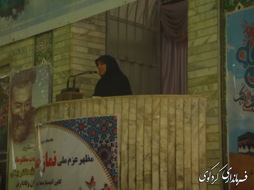 برگزاری میز خدمت در مصلای نماز جمعه
