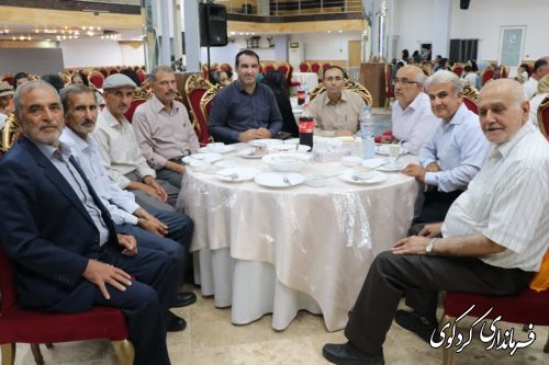 آئین گرامیداشت روز خانواده و تکریم بازنشستگان در فرمانداری و بخشداری کردکوی برگزار شد
