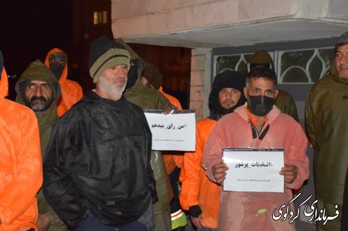 بازدید شبانه فرماندار کردکوی از نیروهای خدمات شهری شهرداری