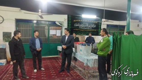 گزارش تصویری // بازدید کیا بخشدار مرکزی از شعب اخذ رای روستایی