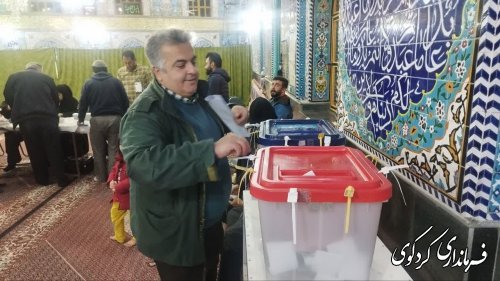 گزارش تصویری // بازدید کیا بخشدار مرکزی از شعب اخذ رای روستایی