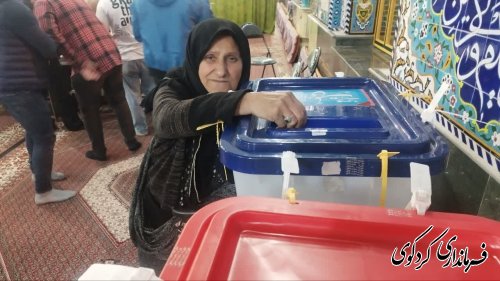 گزارش تصویری // بازدید کیا بخشدار مرکزی از شعب اخذ رای روستایی