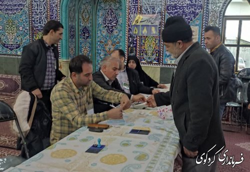گزارش تصویری // حضور پرشور مردمان روستای دنگلان در پای صندوق اخذ رای