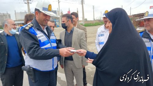 گزارش تصویری // بازدید عیدانه ترک فرماندار و رییس ستاد سفر شهرستان کردکوی از دستگاه‌های خدمات رسان