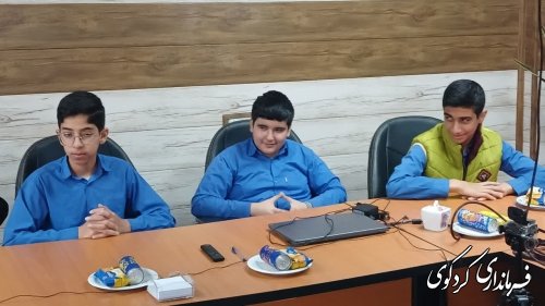 تجلیل از شورای دانش آموزی مدرسه شاهد پسران 