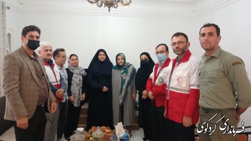بمناسبت هفته هلال و صلیب سرخ عیادت کارمند هلال احمر در بستر بیماری 