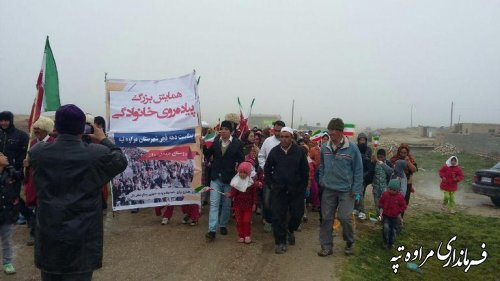 برگزاری همایش پیاده روی خانوادگی در روستای دیکلی داش شهرستان مراوه تپه