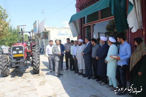 واگذاری یک دستگاه تراکتور به مددجوی تحت پوشش کمیته امداد در شهرستان مراوه تپه 
