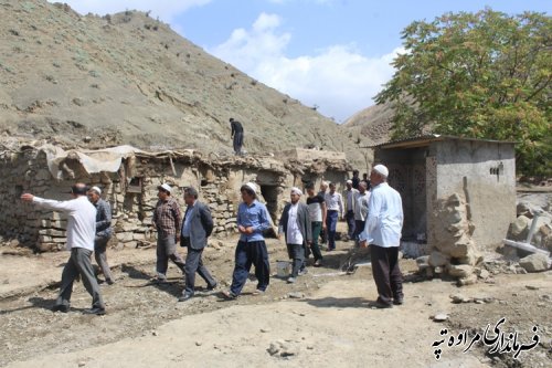 دلجویی فرماندار مراوه تپه از خانواده جانباختگان سیل روستای آقلر