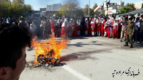 حضور پر شور اهالی مرزنشین شهرستان مراوه تپه همچون هموطنان سایر نقاط کشور در راهپیمایی روز ملی ۱۳ ابان نسبت به سالهای قبل با شکوهتر بود