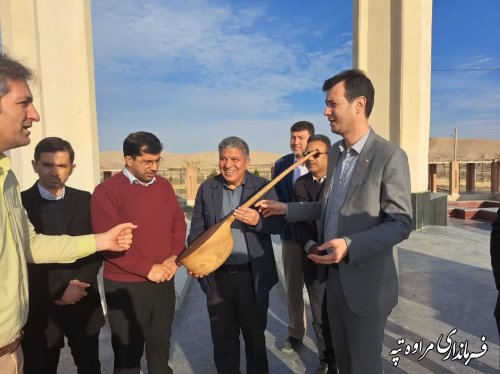 حضور معاون بازسازی ومسکن روستایی بنیاد مسکن کشور در آرامگاه مخدومقلی فراغی
