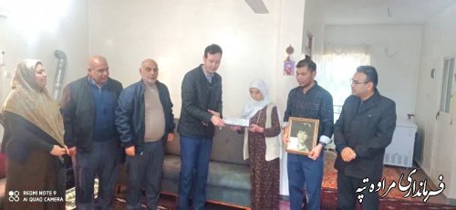 مادران شهدا دارای جایگاه والایی هستند