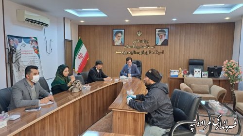 ملاقات مردمی فرماندار مراوه‌تپه با تعدادی از اهالی این شهرستان در آستانه دهه فجر