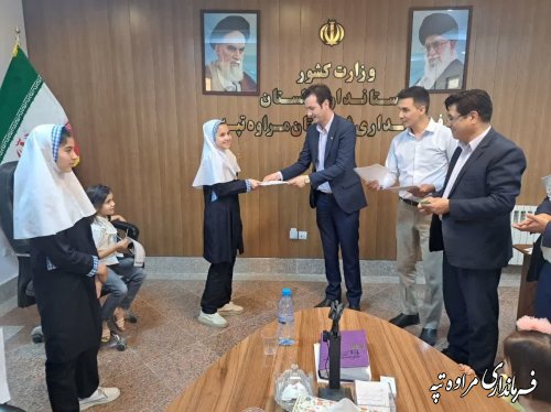 تجلیل از دختران پرسنل فرمانداری شهرستان مراوه‌تپه