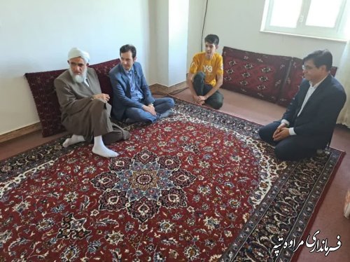 خانواده شهدا، آزادگان و ایثارگران افتخار کشور هستند