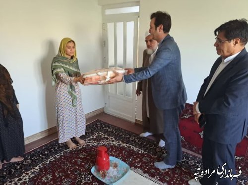 خانواده شهدا، آزادگان و ایثارگران افتخار کشور هستند