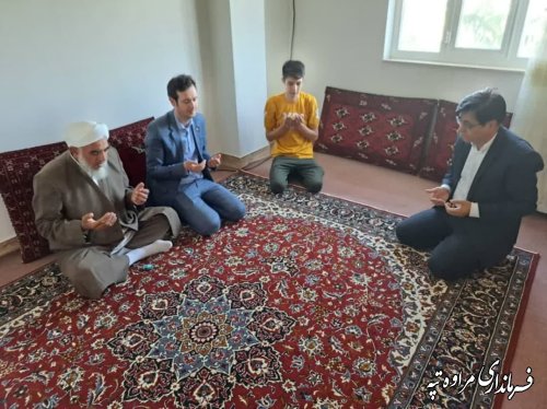 خانواده شهدا، آزادگان و ایثارگران افتخار کشور هستند