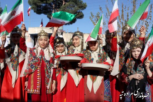 استقبال پرشور مردم شهرستان مرزی مراوه‌تپه از ریاست جمهوری به روایت تصویر