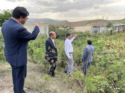 بازدید فرماندار از زمین پیشنهادی جهت احداث دبیرستان شبانه روزی گلیداغ 