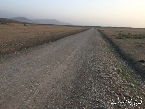 احداث جاده بین مزارع در روستای دشت حلقه 