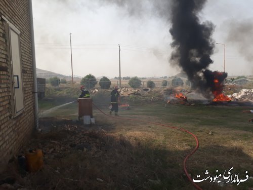 مانور اطفاء حریق در شهرک صنعتی مینودشت برگزار شد